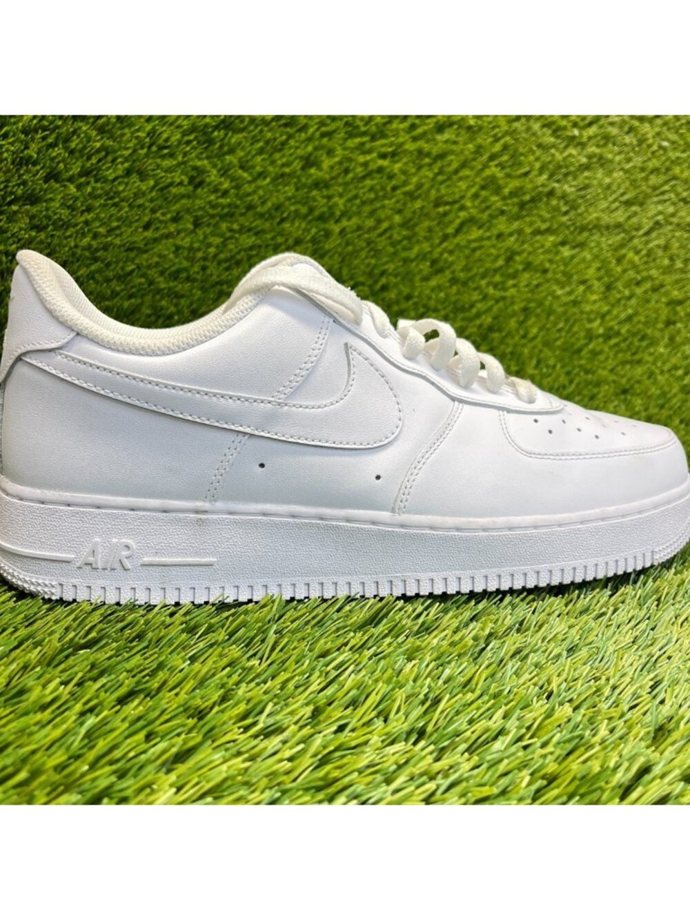 Nike Air Force 1 '07 Low Mens Size 11.5 White Athletic Lifestyle‎ Shoes Sneakers